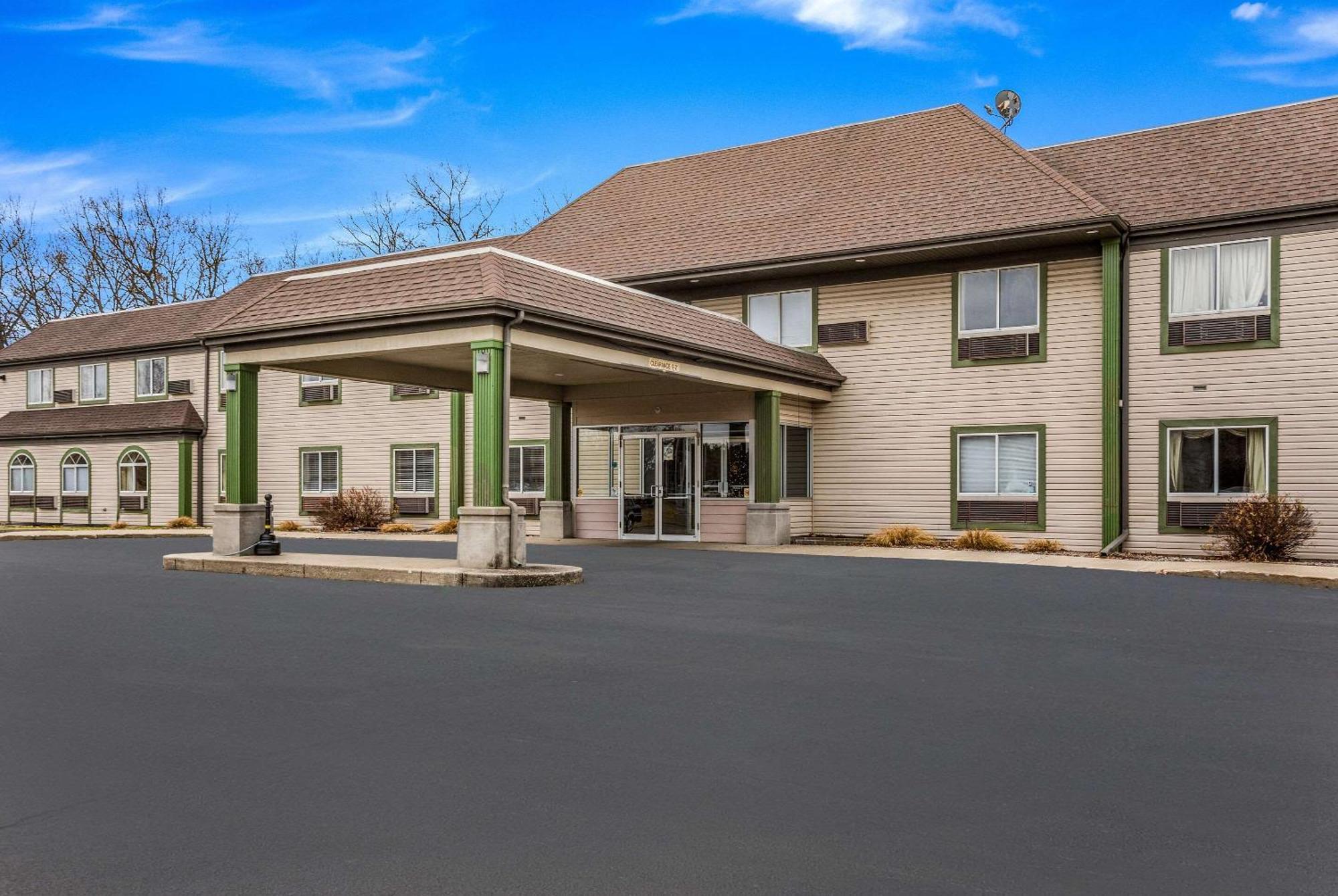 Econo Lodge Whitehall Near Michigan'S Adventure Extérieur photo