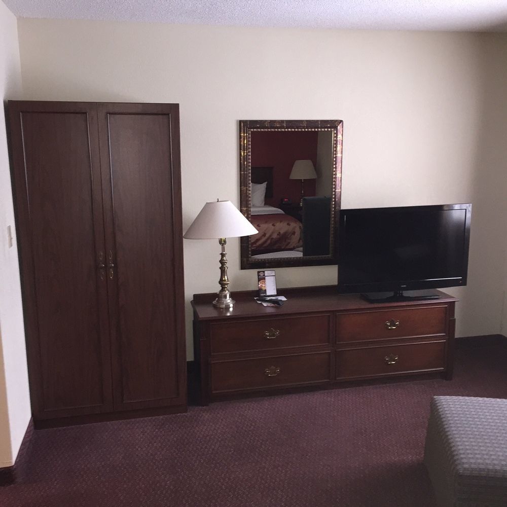 Econo Lodge Whitehall Near Michigan'S Adventure Extérieur photo